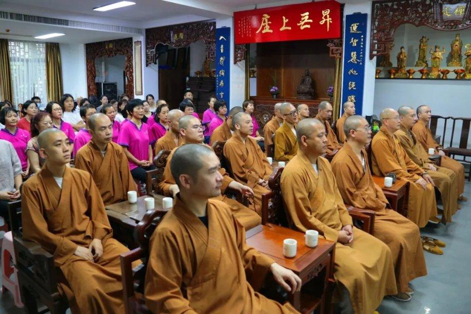 经济条件好的男生会喜欢长相普通平凡的女生吗？游戏画面