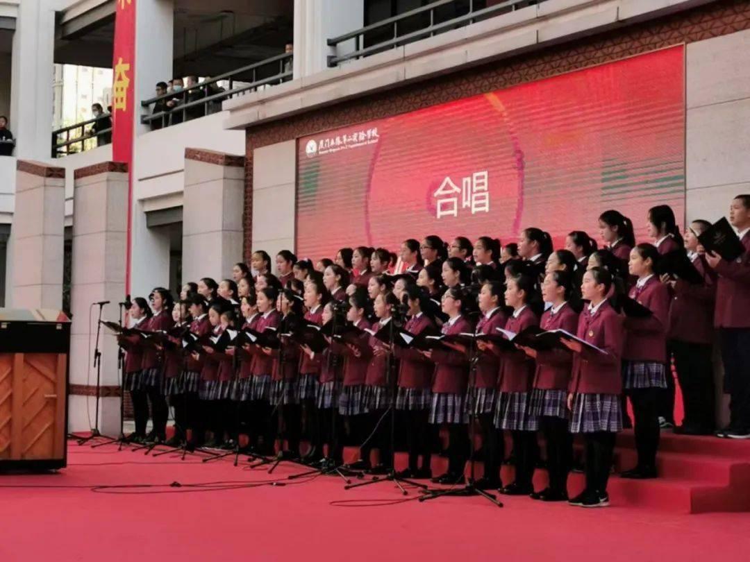 女学生和大叔发生关系，大叔事后公开女生照片，这个钱不能白给了！咋回事？游戏画面